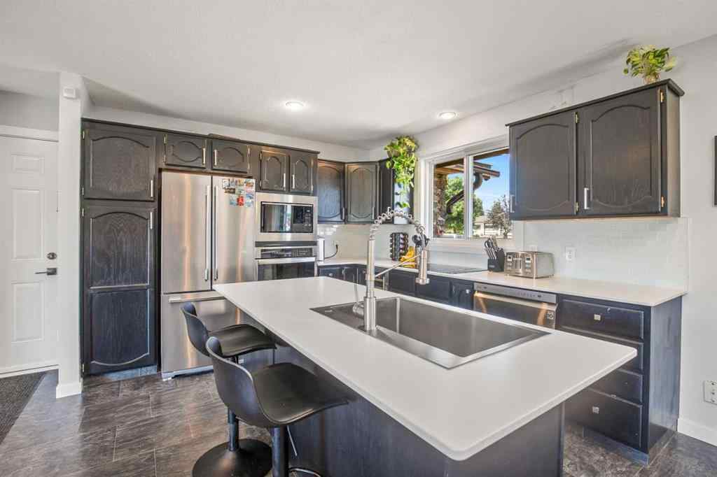 MLS® A2246714 - 5821 45 Avenue  in Downtown Lacombe Lacombe, Residential