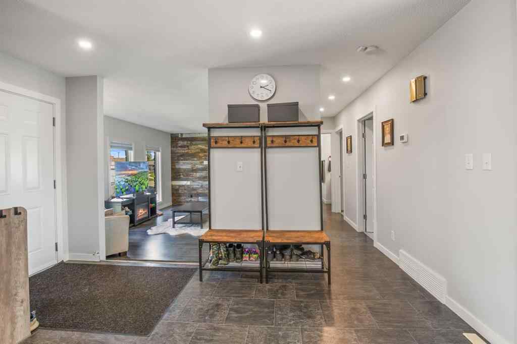 MLS® A2246714 - 5821 45 Avenue  in Downtown Lacombe Lacombe, Residential