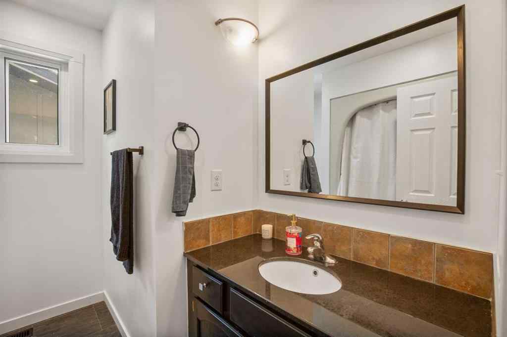 MLS® A2246714 - 5821 45 Avenue  in Downtown Lacombe Lacombe, Residential