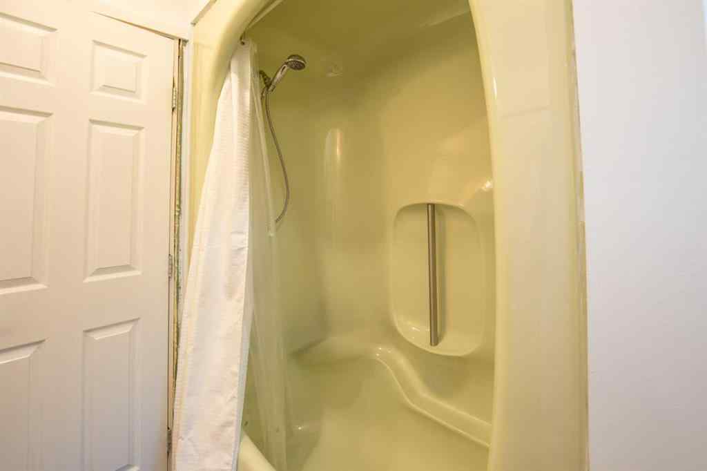 MLS® A2246714 - 5821 45 Avenue  in Downtown Lacombe Lacombe, Residential