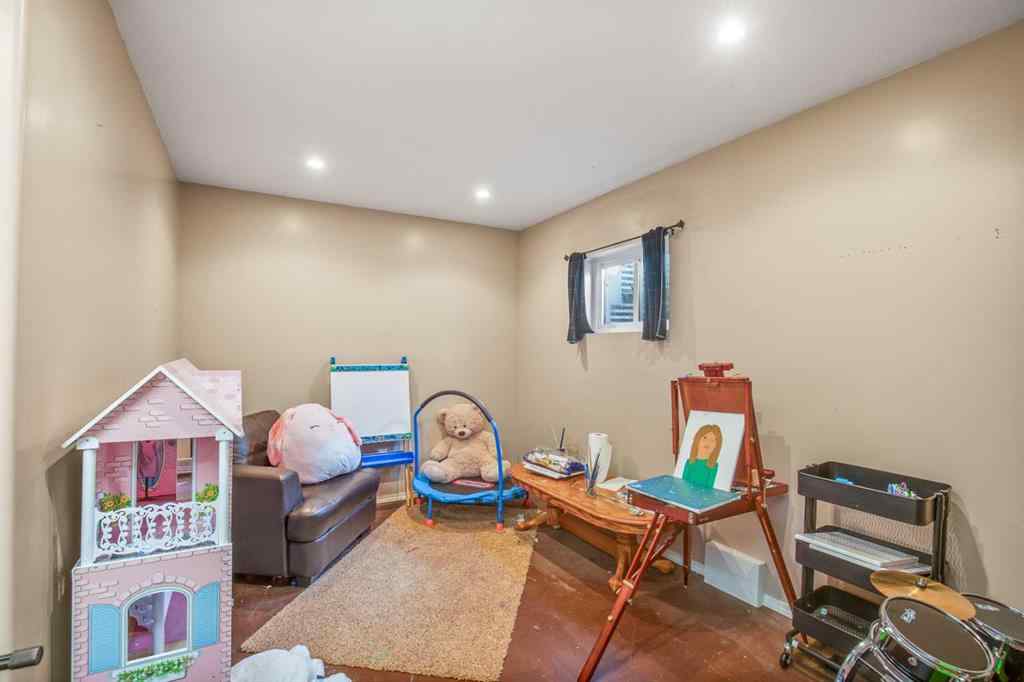 MLS® A2246714 - 5821 45 Avenue  in Downtown Lacombe Lacombe, Residential