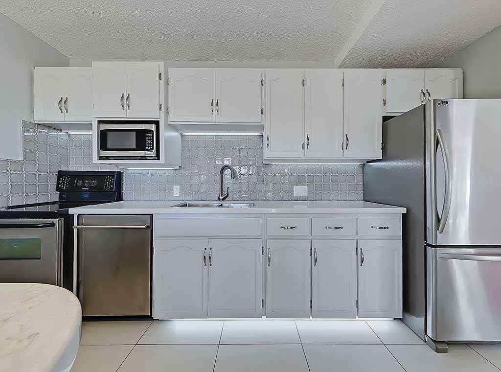 MLS® A2246717 - Unit #100 524 Cedar Crescent SW in Spruce Cliff Calgary, Residential