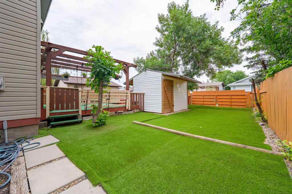 MLS® A2246738 - 80 TAYLOR Way SE in Thorburn Airdrie, Residential