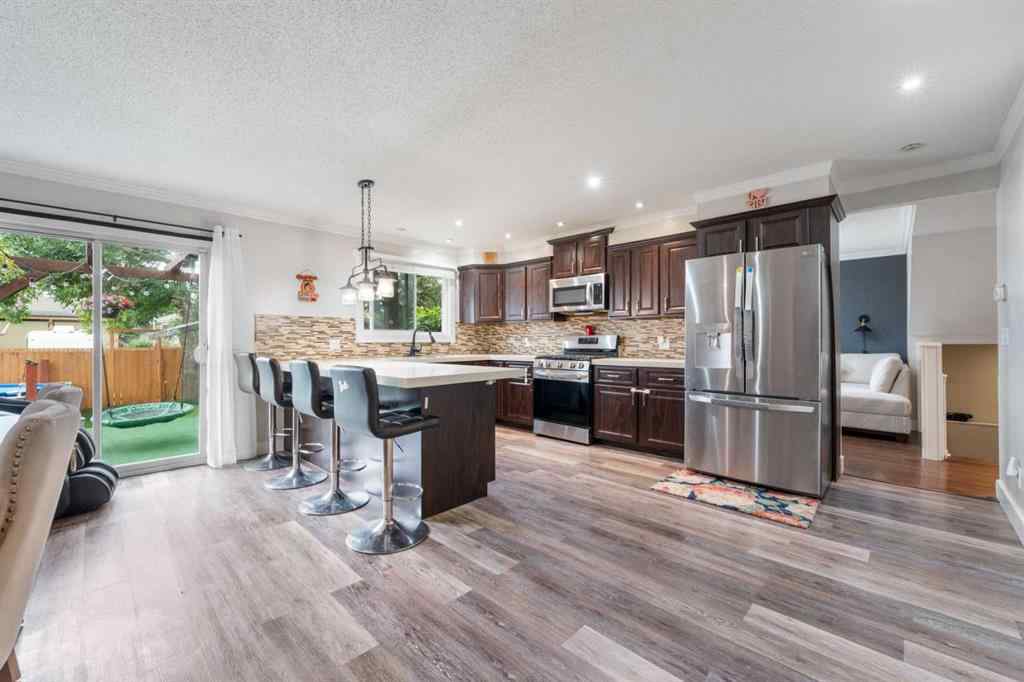 MLS® A2246738 - 80 TAYLOR Way SE in Thorburn Airdrie, Residential