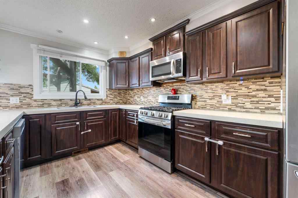MLS® A2246738 - 80 TAYLOR Way SE in Thorburn Airdrie, Residential