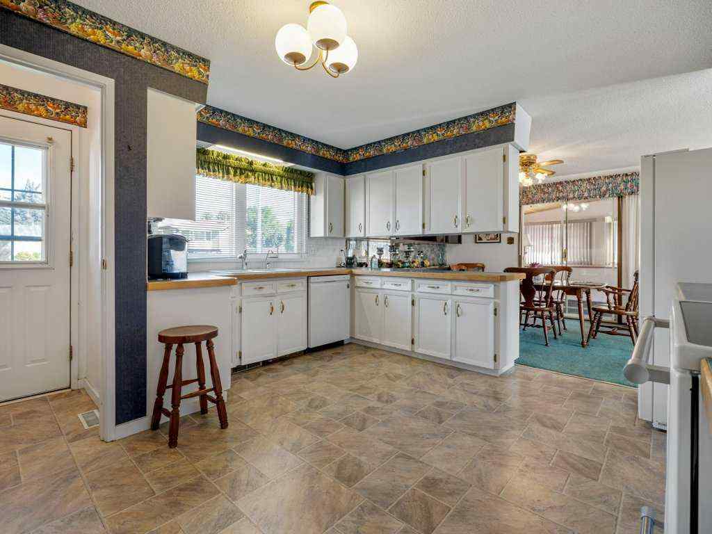 MLS® A2246746 - 220 6 Avenue NE in NONE Milk River, Residential
