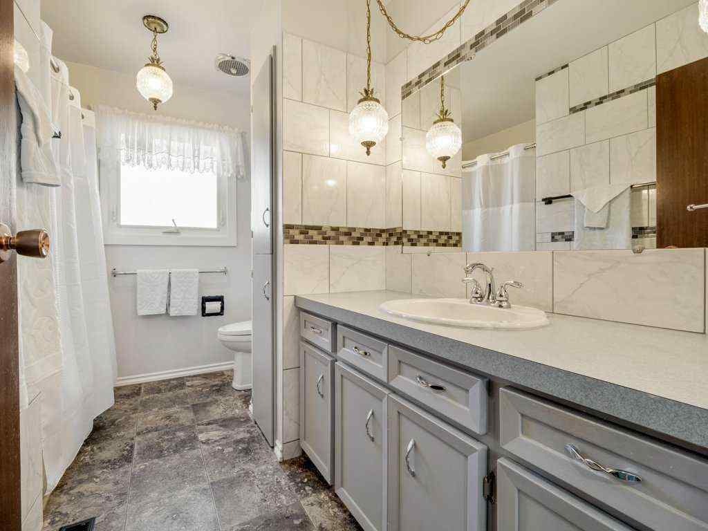 MLS® A2246746 - 220 6 Avenue NE in NONE Milk River, Residential
