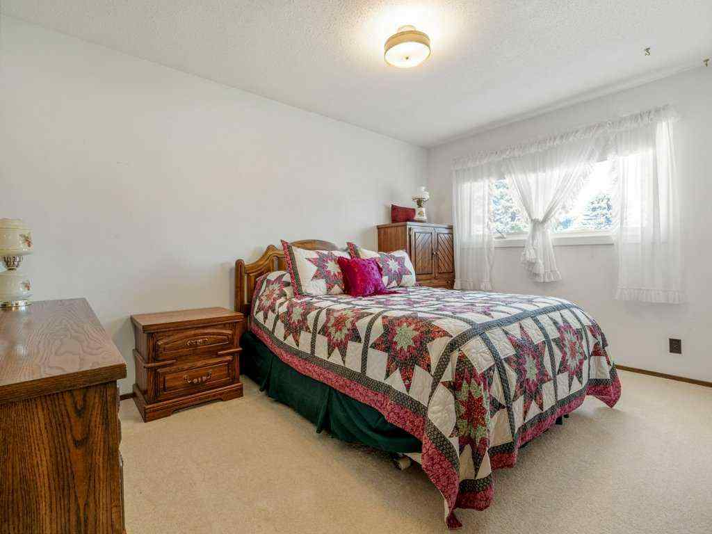 MLS® A2246746 - 220 6 Avenue NE in NONE Milk River, Residential