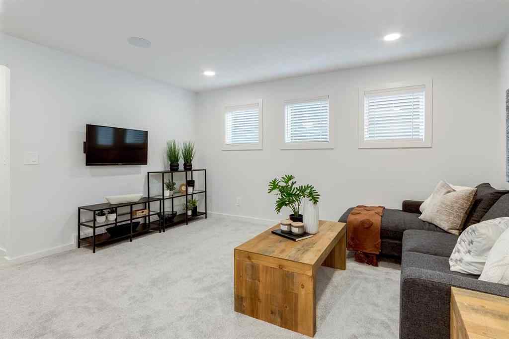 MLS® A2246750 - 292 Mallard Grove SE in Rangeview Calgary, Residential