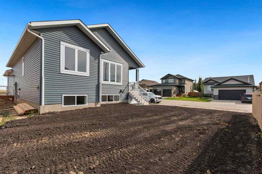 MLS® A2246753 - 54 Vincent Crescent  in NONE Olds, Residential