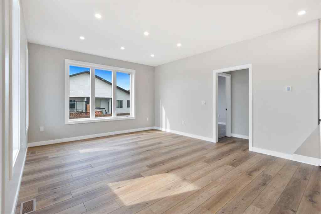 MLS® A2246753 - 54 Vincent Crescent  in NONE Olds, Residential
