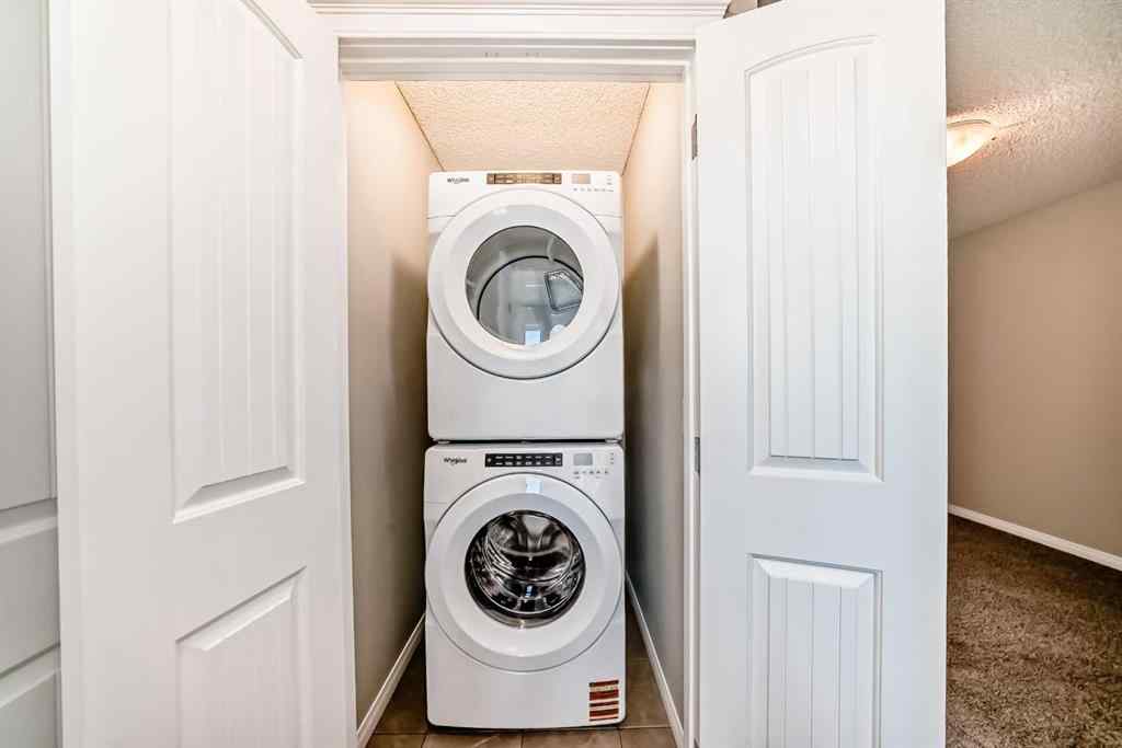 MLS® A2246757 - 662 Wolf Willow Boulevard SE in Wolf Willow Calgary, Residential