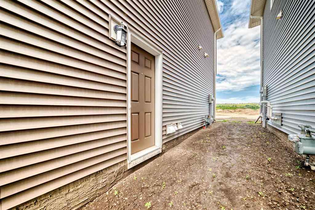 MLS® A2246757 - 662 Wolf Willow Boulevard SE in Wolf Willow Calgary, Residential