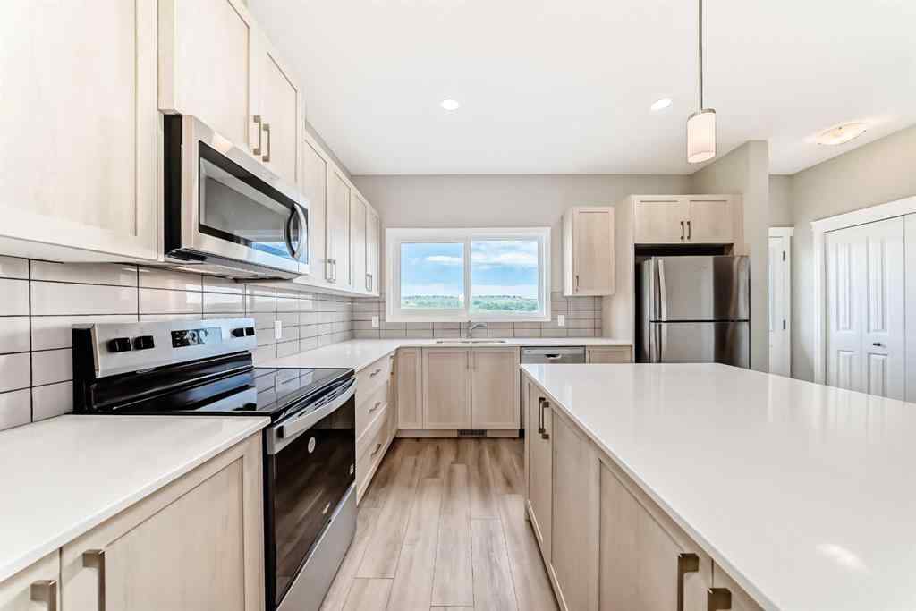 MLS® A2246757 - 662 Wolf Willow Boulevard SE in Wolf Willow Calgary, Residential