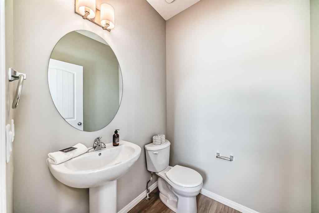 MLS® A2246757 - 662 Wolf Willow Boulevard SE in Wolf Willow Calgary, Residential