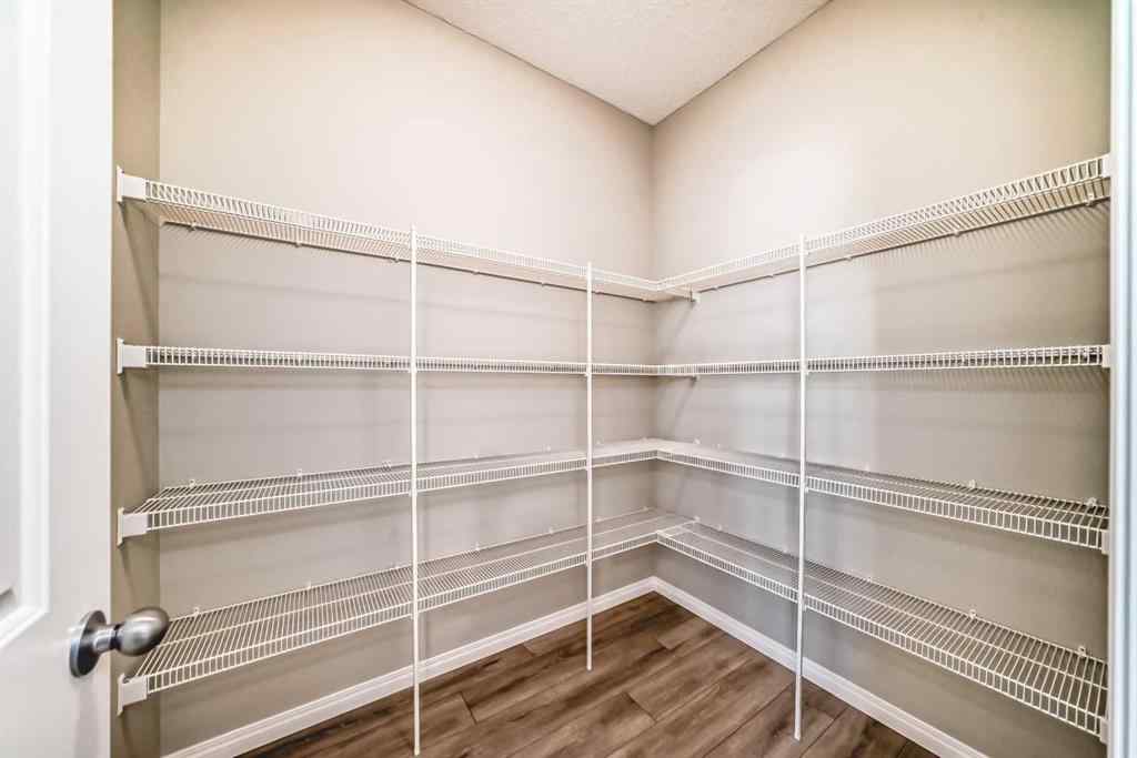 MLS® A2246757 - 662 Wolf Willow Boulevard SE in Wolf Willow Calgary, Residential