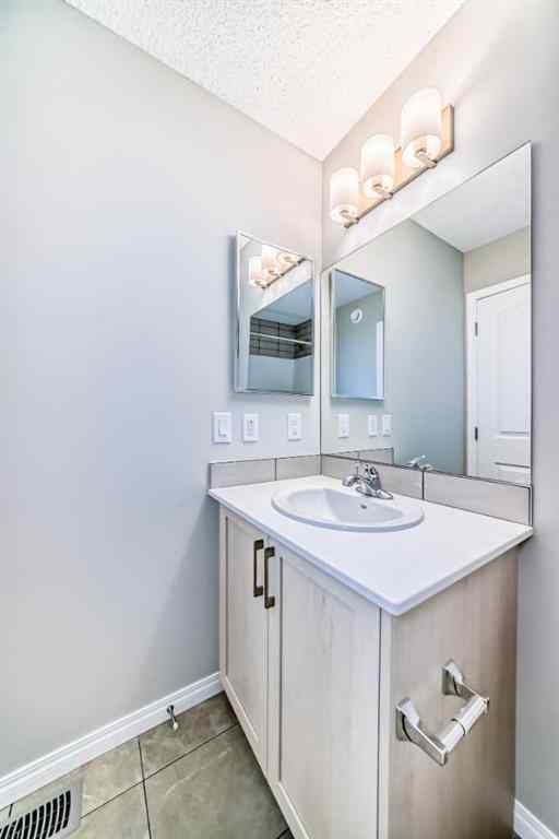 MLS® A2246757 - 662 Wolf Willow Boulevard SE in Wolf Willow Calgary, Residential