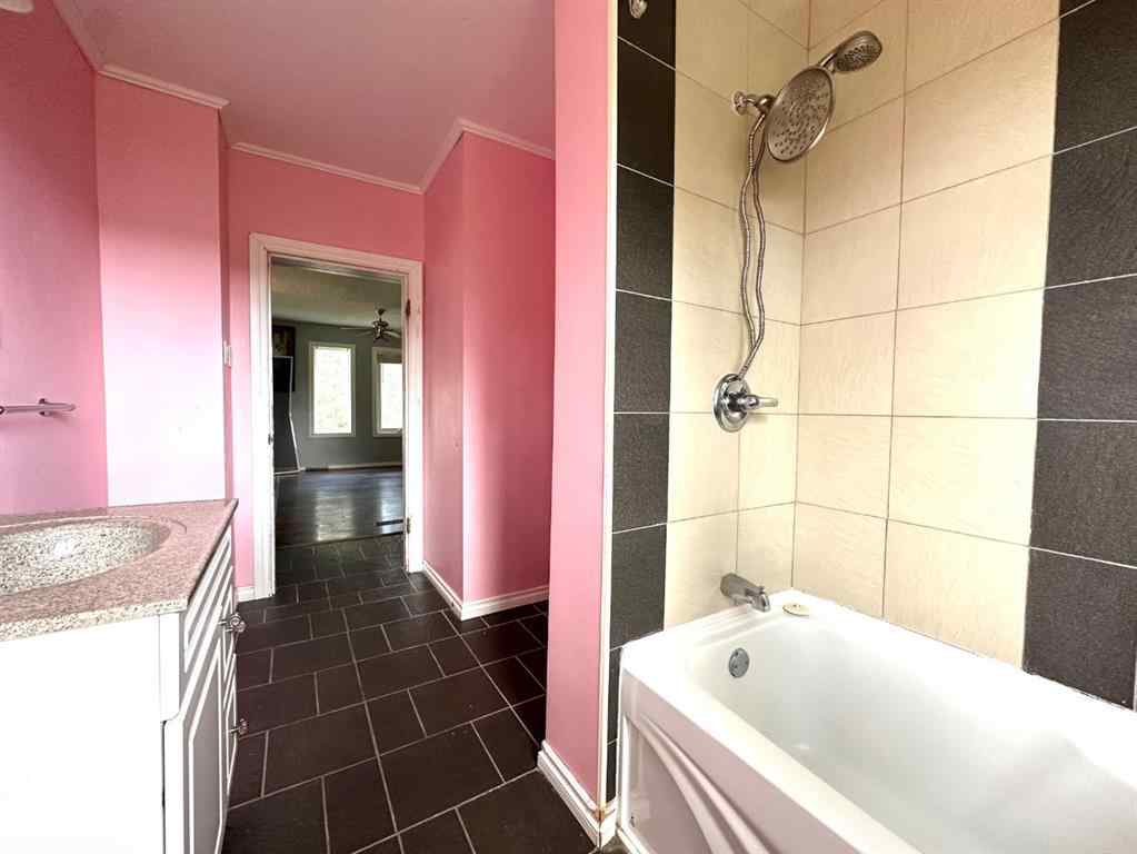 MLS® A2246760 - 400 Strom Street   in NONE Heisler, Residential