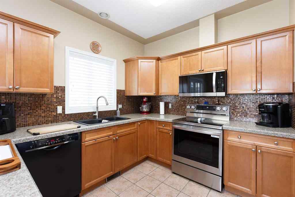 MLS® A2246771 - 136 Country Hills Gardens NW in Country Hills Calgary, Residential