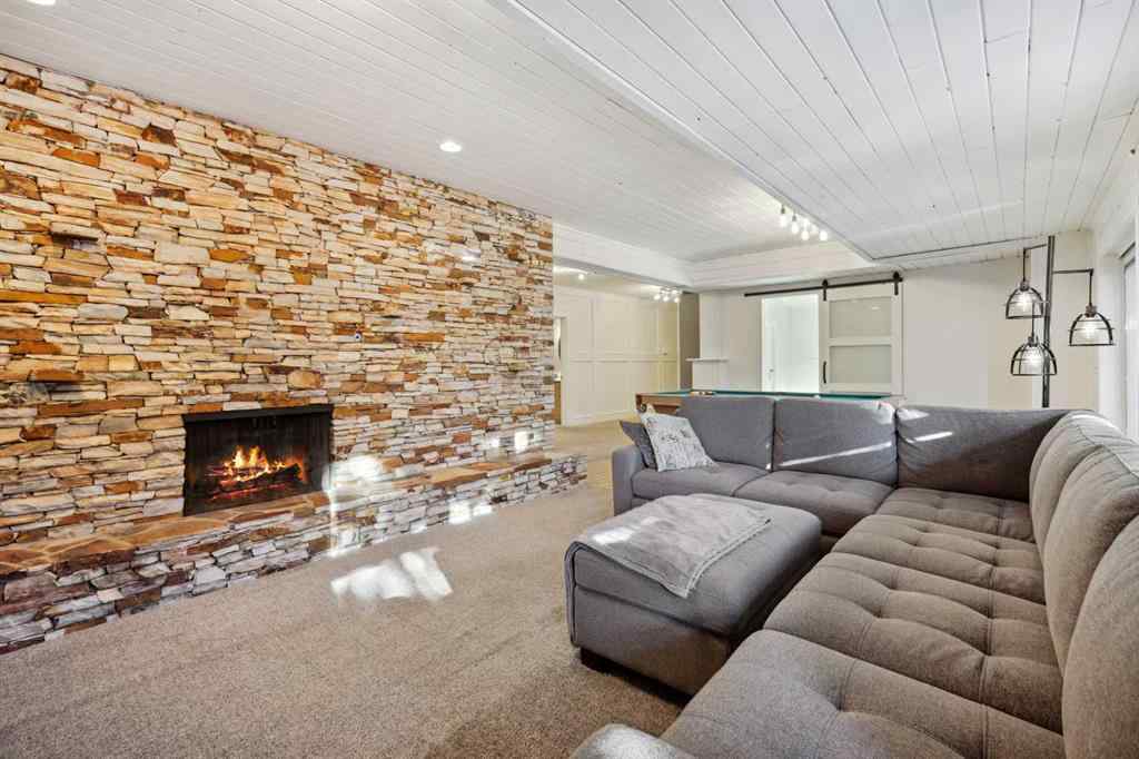 MLS® A2246775 - 127 Varsity Estates Grove NW in Varsity Calgary, Residential
