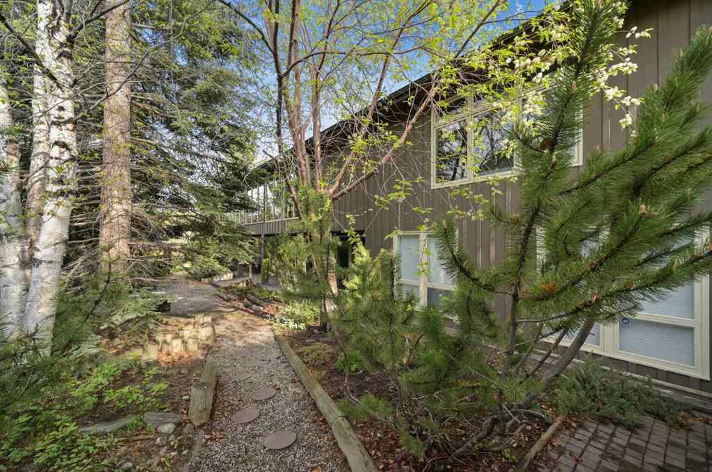 MLS® A2246775 - 127 Varsity Estates Grove NW in Varsity Calgary, Residential
