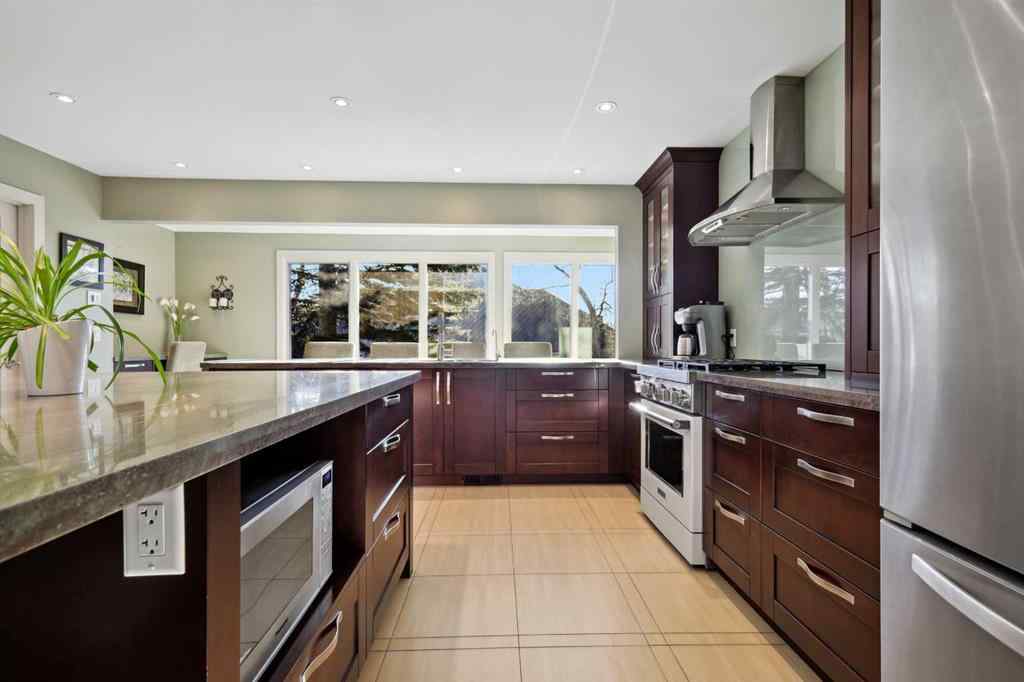 MLS® A2246775 - 127 Varsity Estates Grove NW in Varsity Calgary, Residential