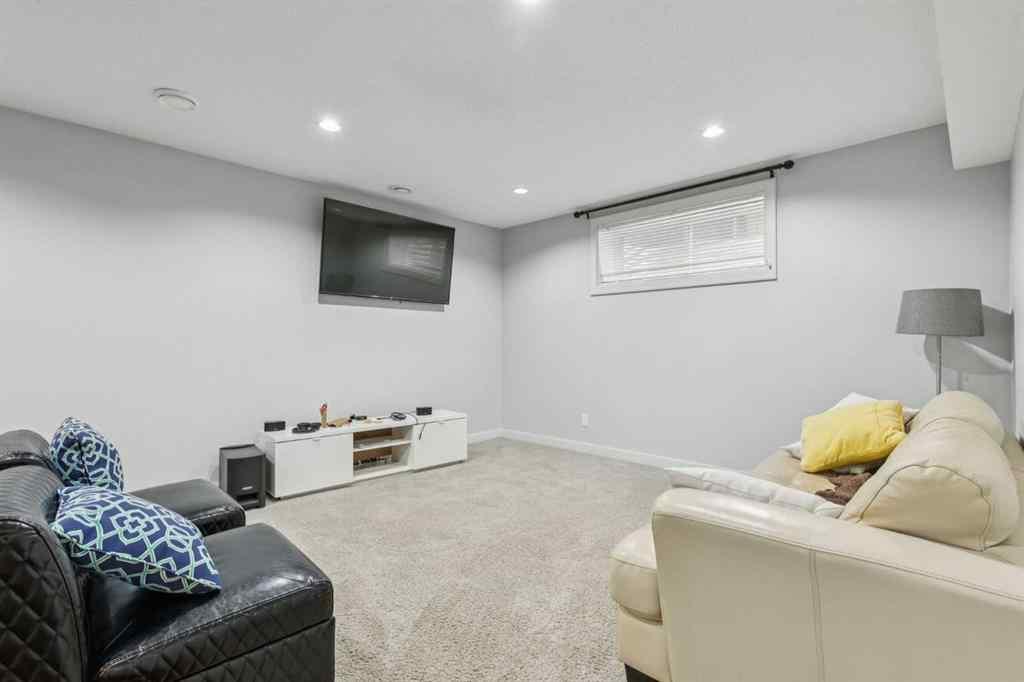 MLS® A2246779 - 325 Evanspark Gardens NW in Evanston Calgary, Residential