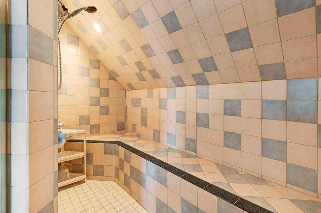MLS® A2246781 - Unit #301 705 56 Avenue SW in Windsor Park Calgary, Residential