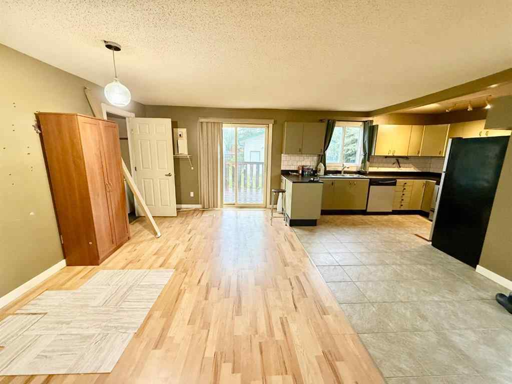 MLS® A2246786 - 160 SHERWOOD Drive  in Mountain View Hinton, Residential