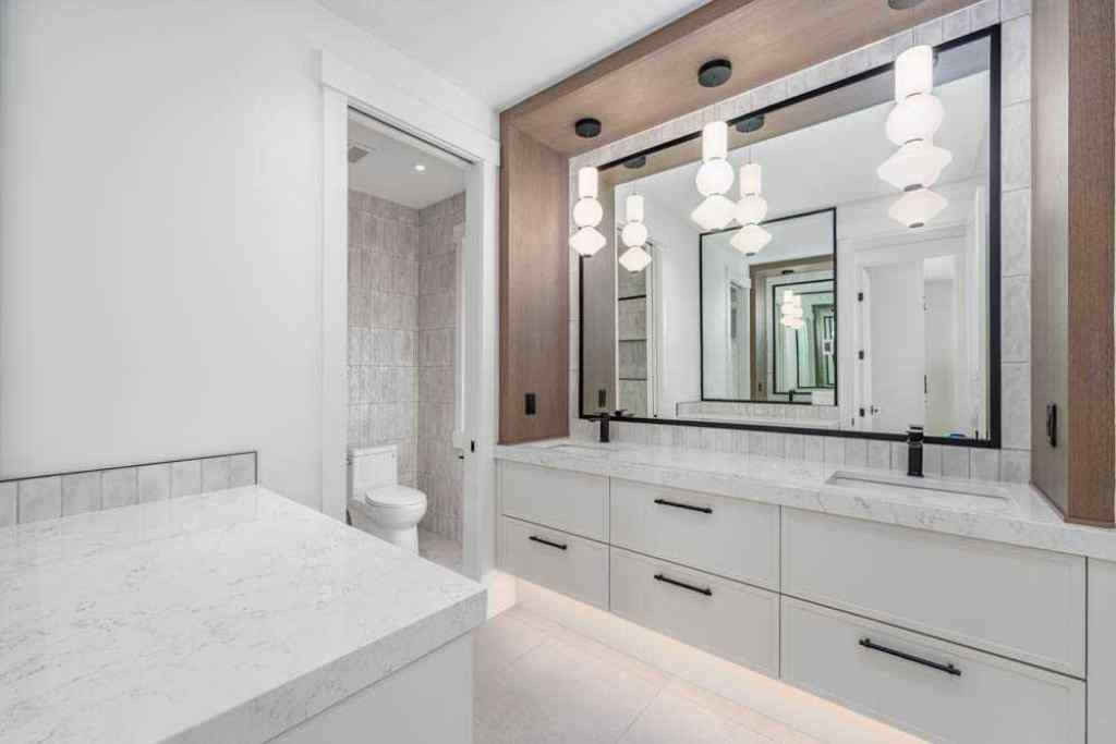 MLS® A2246791 - 2504 19A Street SW in Bankview Calgary, Residential