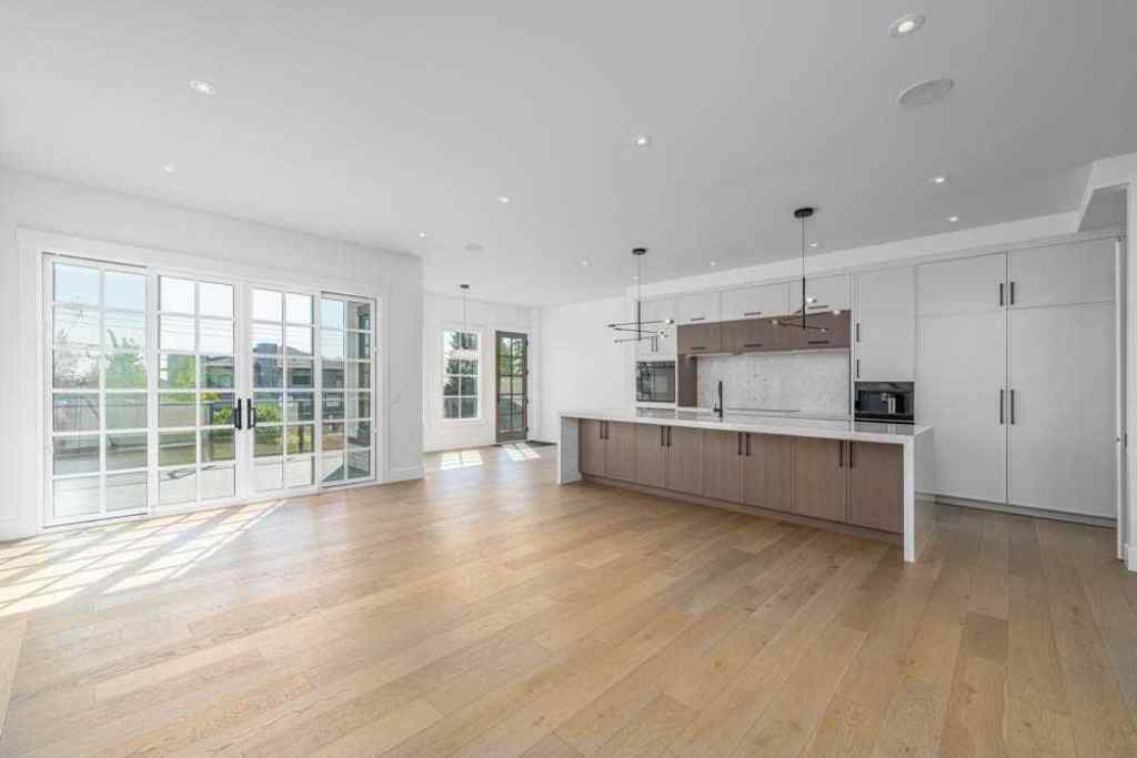 MLS® A2246791 - 2504 19A Street SW in Bankview Calgary, Residential