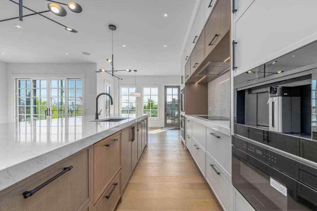 MLS® A2246791 - 2504 19A Street SW in Bankview Calgary, Residential