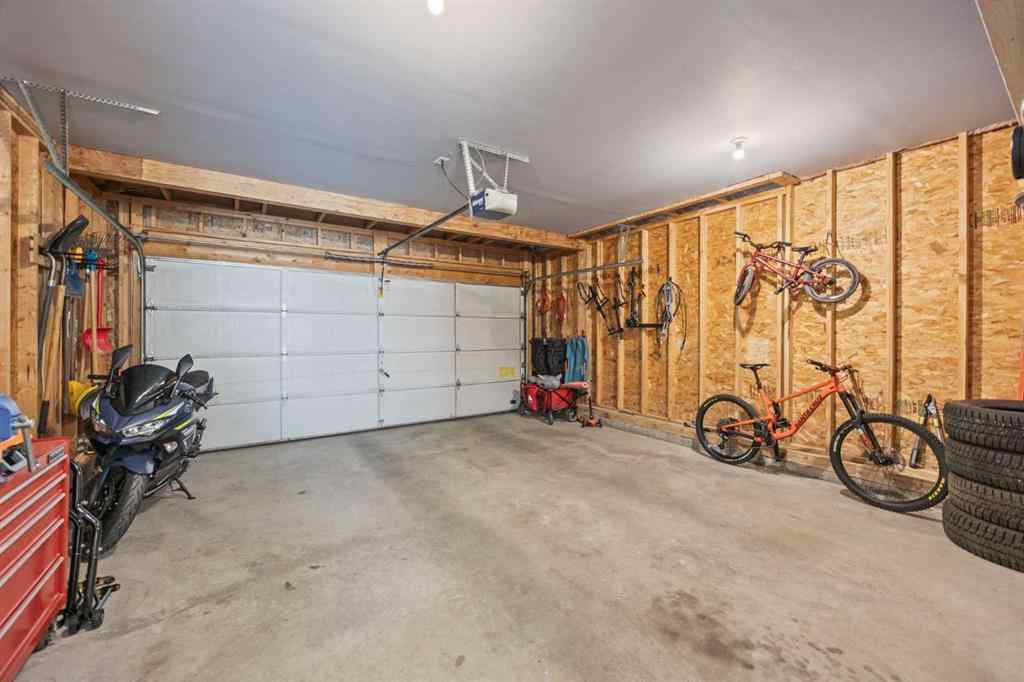 MLS® A2246831 - 71 Somercrest Close SW in Somerset Calgary, Residential
