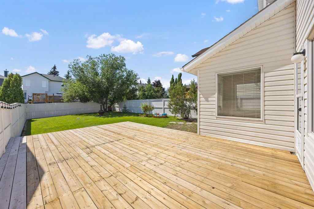 MLS® A2246831 - 71 Somercrest Close SW in Somerset Calgary, Residential