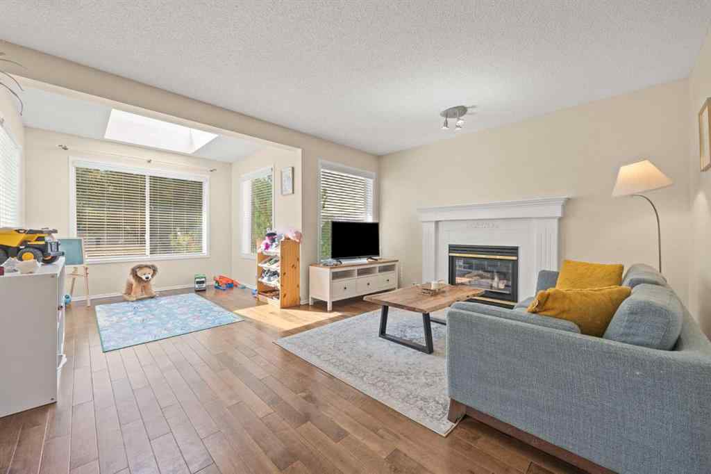 MLS® A2246831 - 71 Somercrest Close SW in Somerset Calgary, Residential