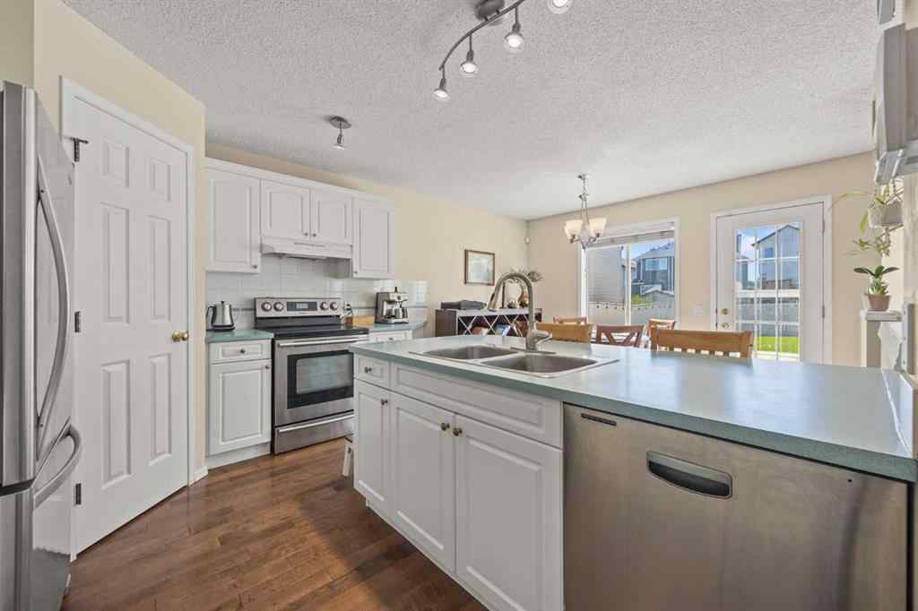 MLS® A2246831 - 71 Somercrest Close SW in Somerset Calgary, Residential