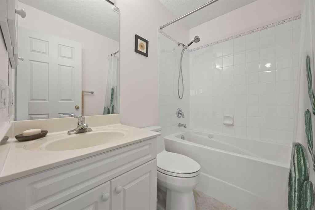 MLS® A2246831 - 71 Somercrest Close SW in Somerset Calgary, Residential