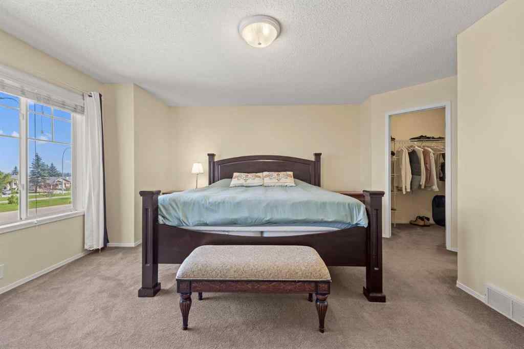 MLS® A2246831 - 71 Somercrest Close SW in Somerset Calgary, Residential