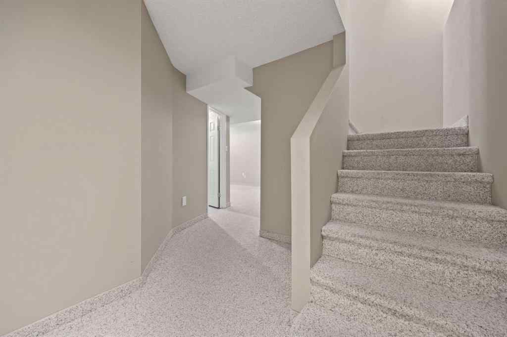 MLS® A2246831 - 71 Somercrest Close SW in Somerset Calgary, Residential