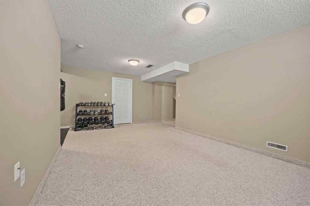 MLS® A2246831 - 71 Somercrest Close SW in Somerset Calgary, Residential