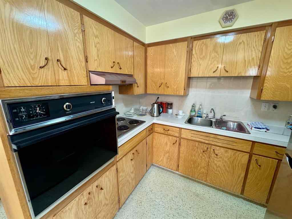 MLS® A2246842 - 1025 25 Street S in Agnes Davidson Lethbridge, Residential