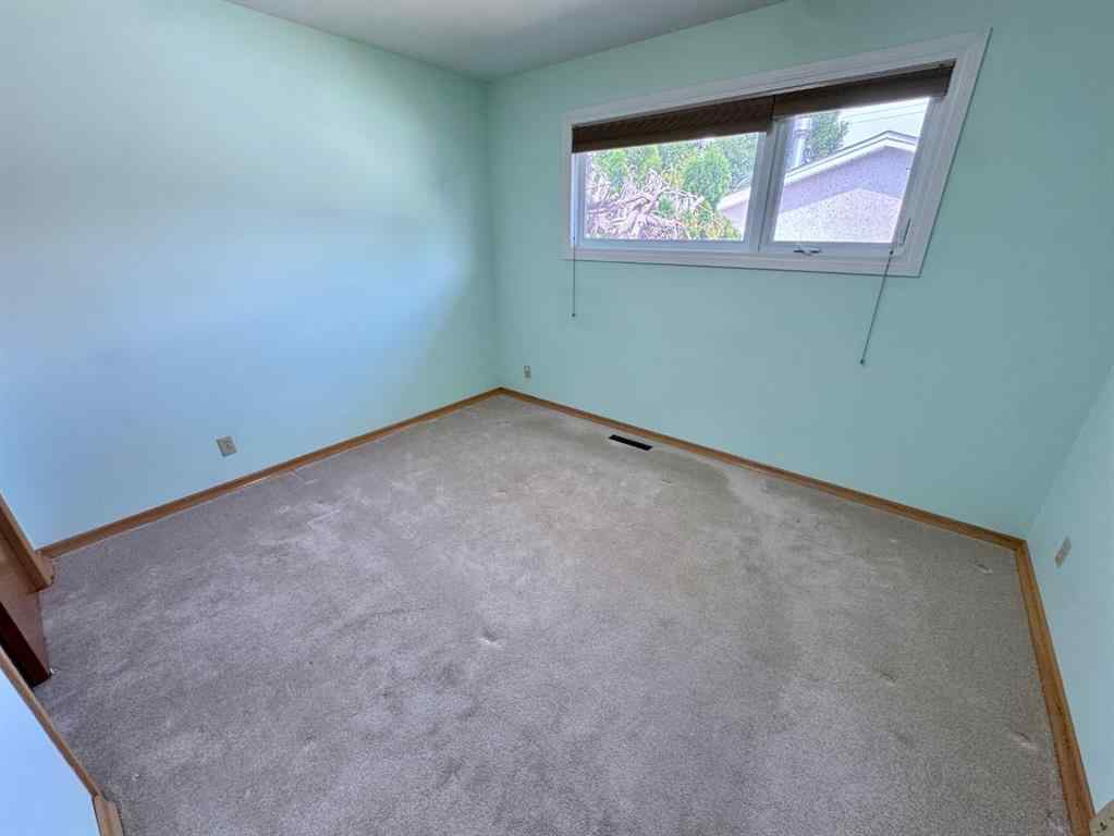MLS® A2246842 - 1025 25 Street S in Agnes Davidson Lethbridge, Residential