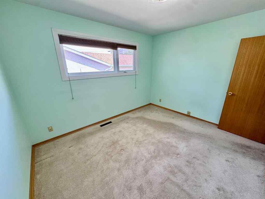 MLS® A2246842 - 1025 25 Street S in Agnes Davidson Lethbridge, Residential