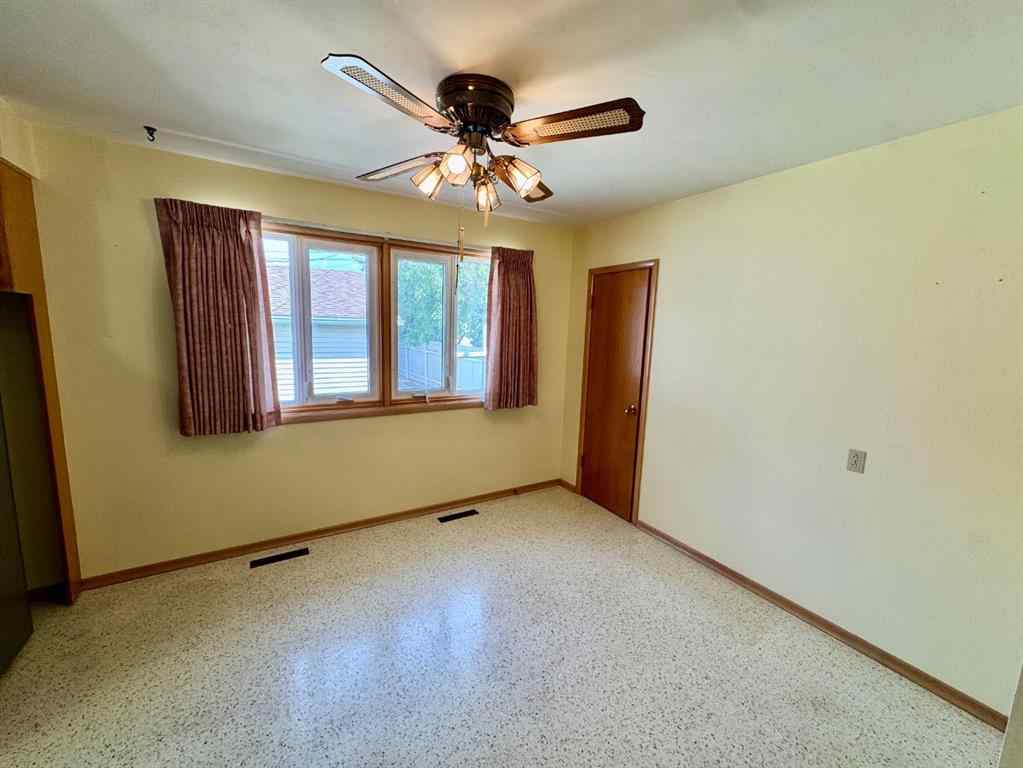 MLS® A2246842 - 1025 25 Street S in Agnes Davidson Lethbridge, Residential
