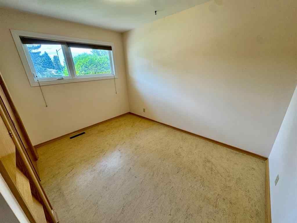 MLS® A2246842 - 1025 25 Street S in Agnes Davidson Lethbridge, Residential