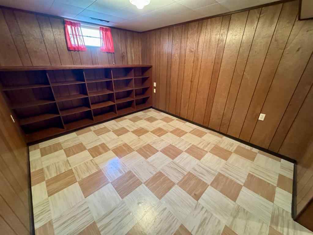 MLS® A2246842 - 1025 25 Street S in Agnes Davidson Lethbridge, Residential