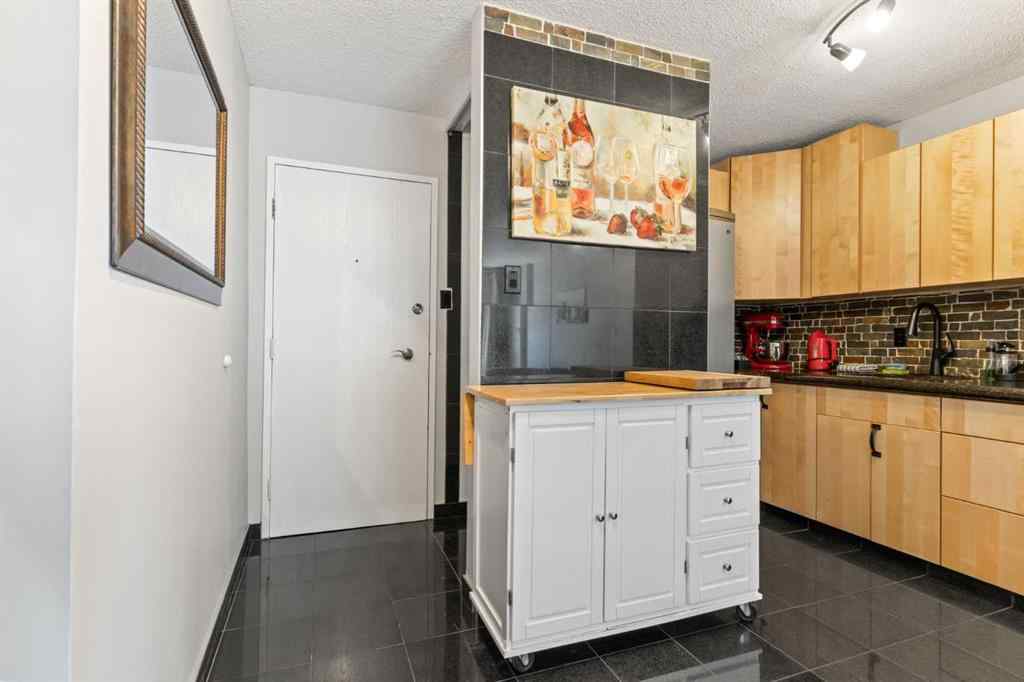 MLS® A2246858 - Unit #405 339 13 Avenue SW in Beltline Calgary, Residential