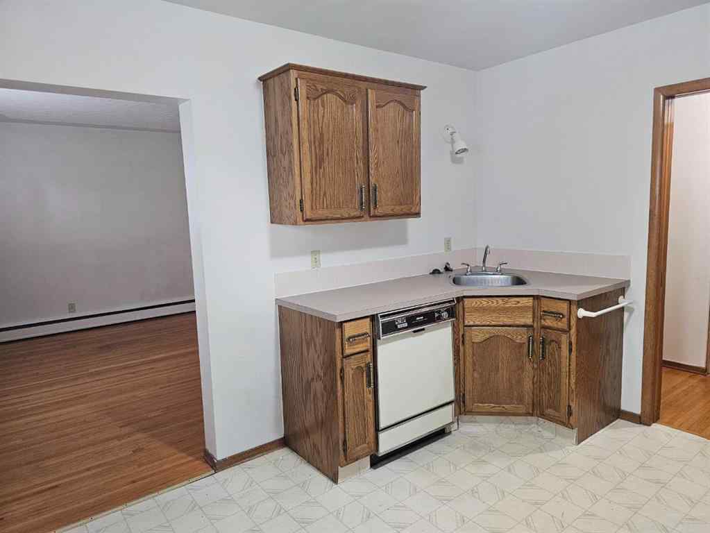 MLS® A2246876 - 2312 22 Street NW in Banff Trail Calgary, Commercial