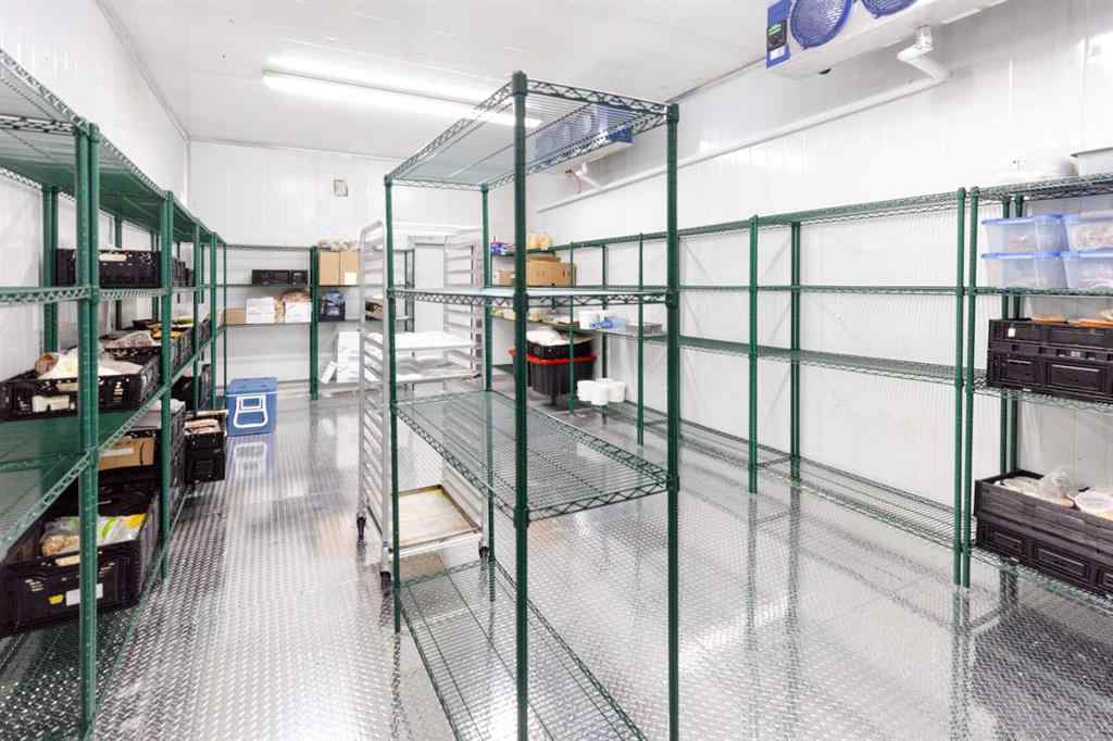 MLS® A2246910 - 4517 1 Street SE in Manchester Industrial Calgary, Commercial