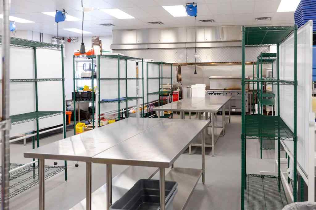 MLS® A2246910 - 4517 1 Street SE in Manchester Industrial Calgary, Commercial
